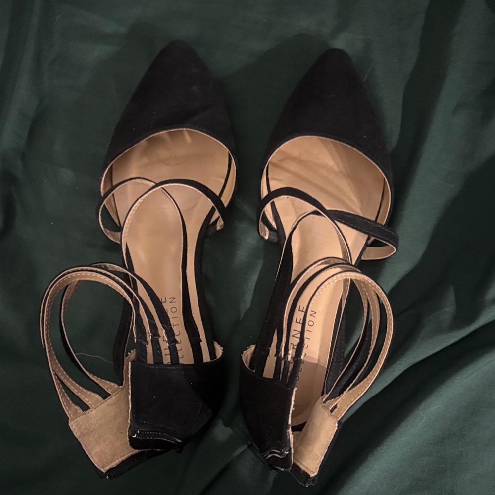 Journee Collection Black and Tan Heels
